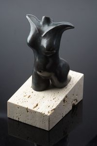 Ginestet - Venus Alata 1 - 11,5x24x8,5 - Bronce - Marmol